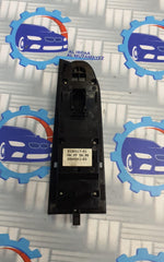 Bild in die Galerieansicht laden, BMW E93 Z4 DRIVER SIDE WINDOW LIFTER SWITCH PANEL 9180317