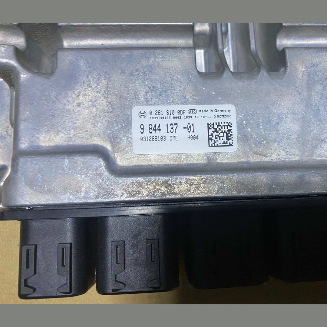 BOSCH BMW Engine Control Unit 9844137