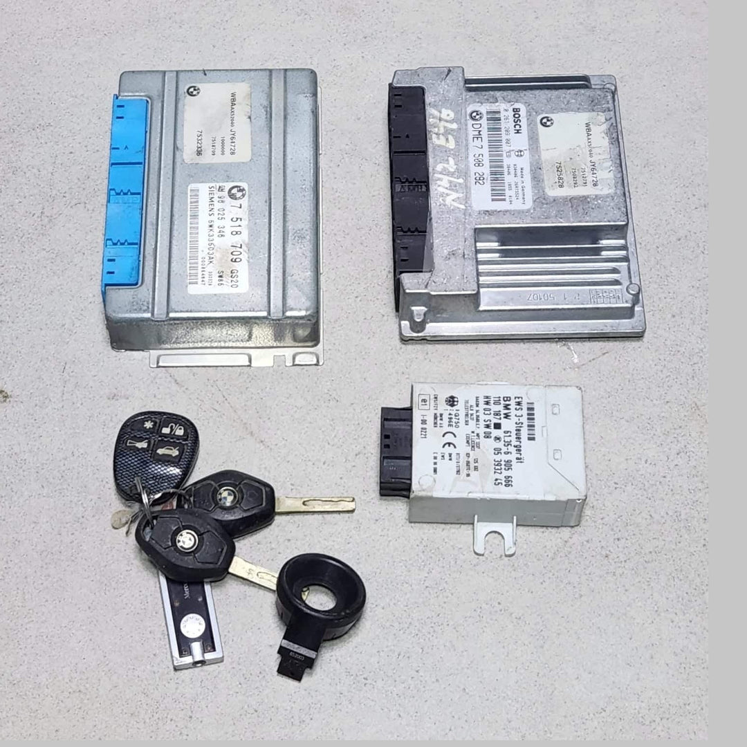 1998-1999 BMW 318i Engine Control Unit 7508292 3 Series E46 318i