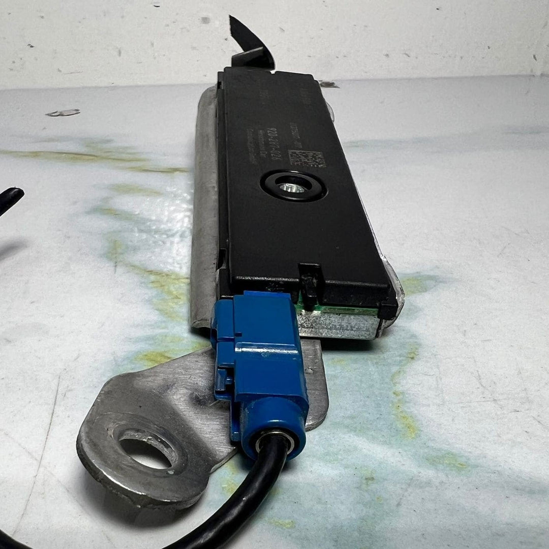 2014 Mercedes S550 Antenna Amplifier A1669061300 A-Class W176 and S-Class W222