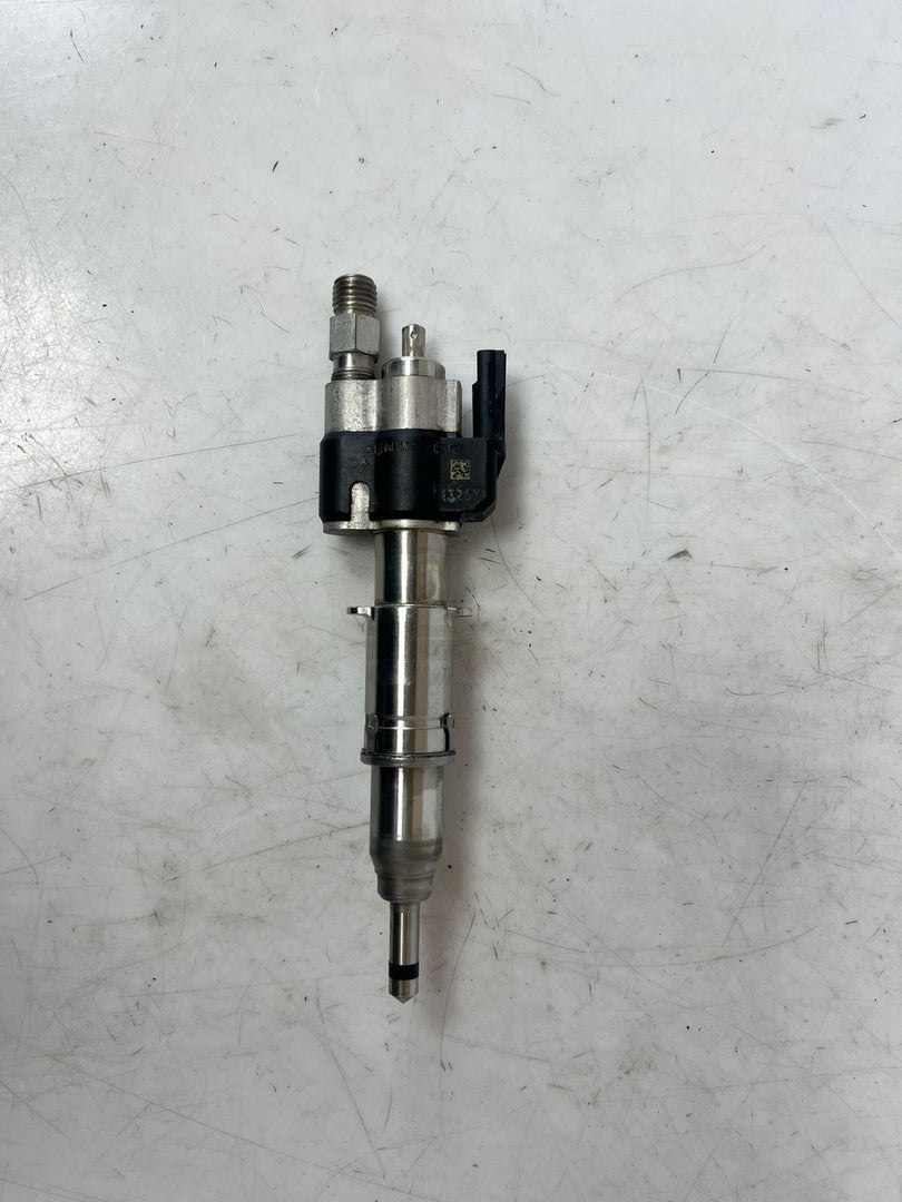 BMW 3, 5, 6, and 7-Series Direct Fuel Injector 7565138 - 02 OEM