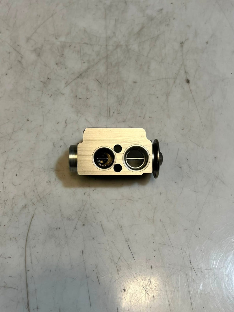 2008-2013 BMW 3 Series E90 E91 E92 F25 N47 M3 A/C Expansion Valve 9182512 OEM
