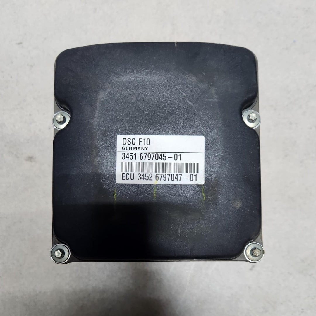 2011-2016 BMW 550i ABS Anti-Lock Brake Pump Control Module 6797045 F10 5-Series 