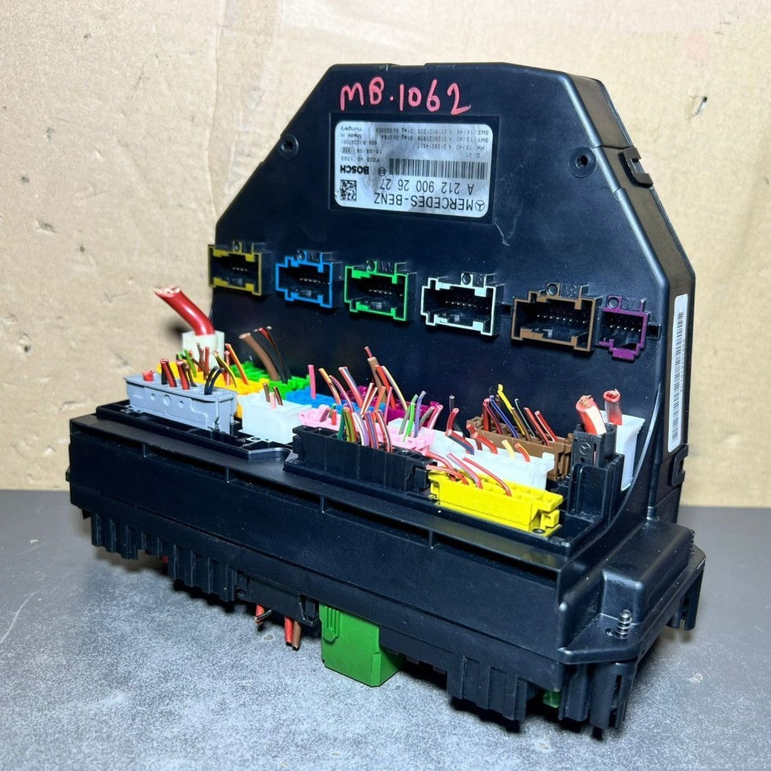 10-16 Mercedes-Benz W212 W204 Front SAM Module Relay Fuse Box A212 9002627 OEM