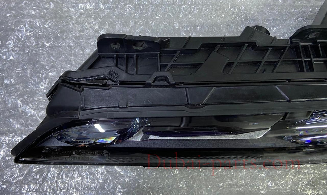 OEM BMW 7 Series G70 Headlight Upper LED Front 9879935 left Side