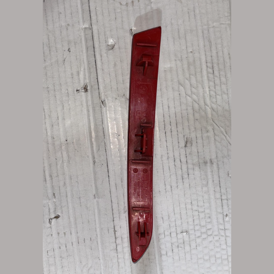 BMW F10 LCI REAR BUMPER REFLECTORS LEFT RIGHT 7318555 7318556 SET