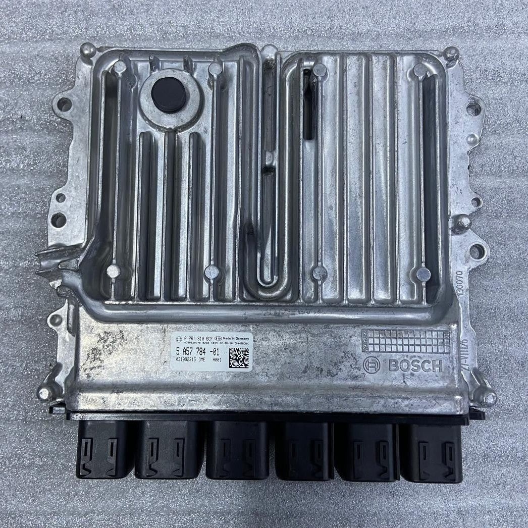 OEM BMW X4 G02 ENGINE CONTROL UNIT ECU ONLY DME 5A57784 BOSCH