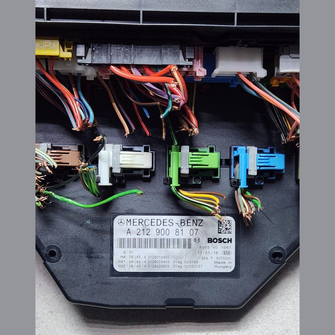 2010-2015 Mercedes-Benz C300 Front Sam Fuse Relay Module A2129008107 W204 W350 
