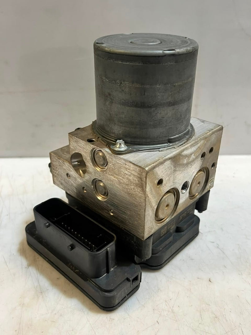 2011-2016 BMW 5' F10 F11 528i ABS HYDRAULIC Pump Assembly 6797668 OEM