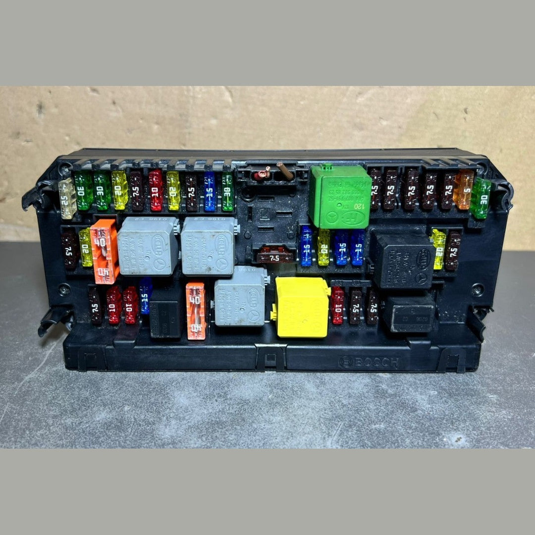 10-16 Mercedes-Benz W212 W204 Front SAM Module Relay Fuse Box A212 9002827 OEM