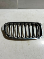 Load image into Gallery viewer, 2016-2018 BMW 3 Series F30 F31 F35 F80 330e Front BUMPER Grille 7295442 OEM