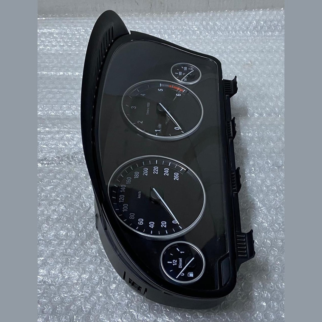 OEM BMW F10 2014 DIESEL SPEEDOMETER / INSTRUMENT PANEL CLUSTER 9348714