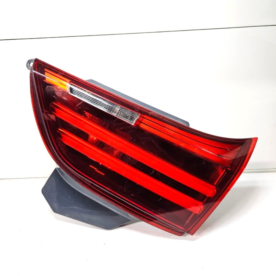 7306168-2010-2017 BMW 5 Series F07 GT F10 535i GT Rear Light in Trunk Lid Right 