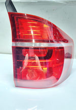 Bild in die Galerieansicht laden, 2009-2013 BMW X5 Rear Right Tail Light 7227792 X5 E70 LCI