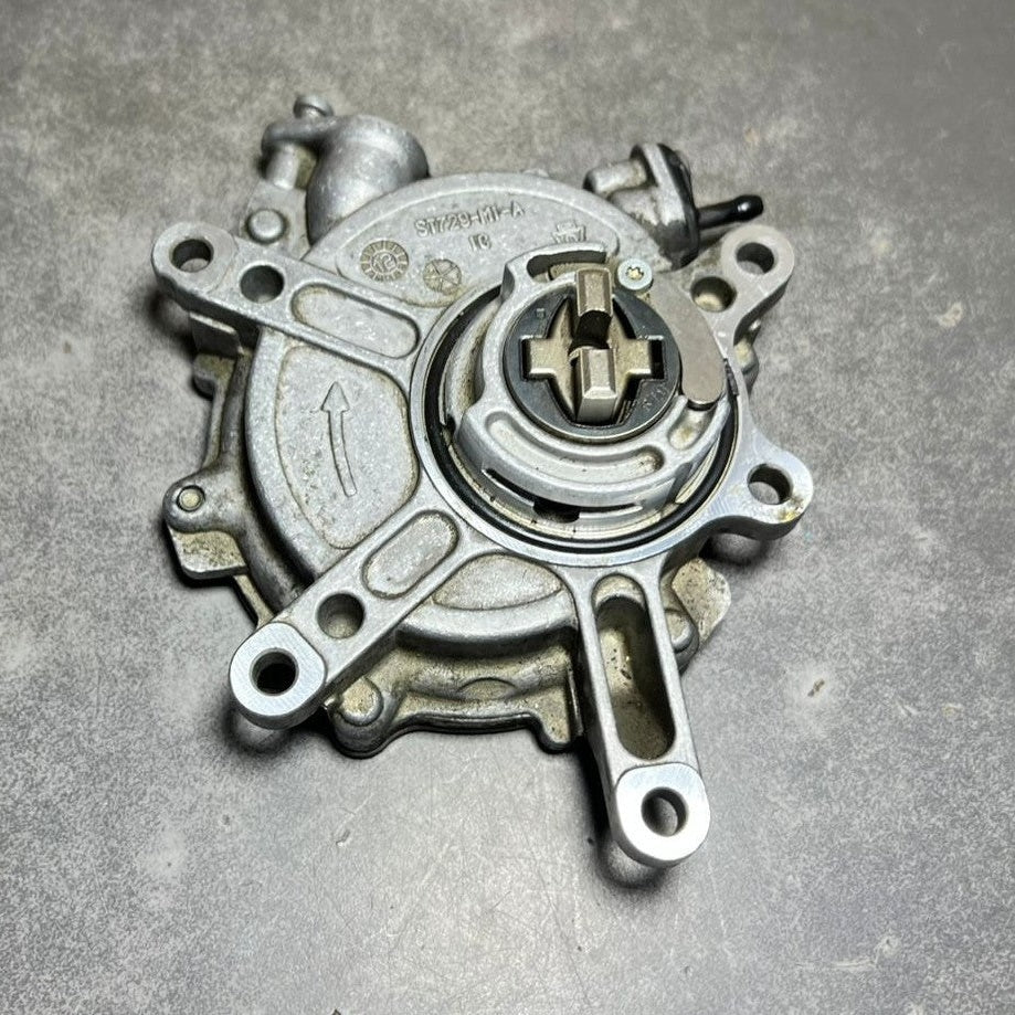 2012 Mercedes-Benz W207 E-Class OM276 Cylinder Head Vacuum Pump A276 2300065 OEM
