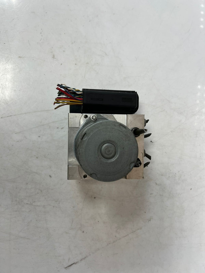 2004-2006 GENIUNE BMW 525i E60 E61 ABS Brake Pump Module 6768614 OEM