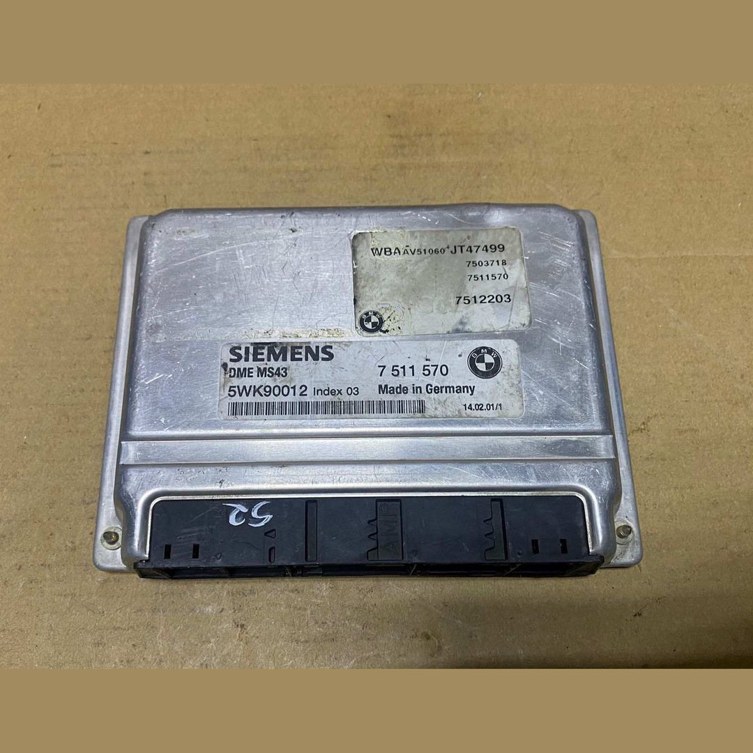 BMW 2001 530i -2002 Z3 Roadster 2.5i and Engine Control Unit 7511570