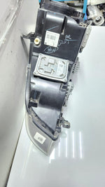 Bild in die Galerieansicht laden, BMW  X5 Xenon Headlight  7221894 X5 E70 OEM