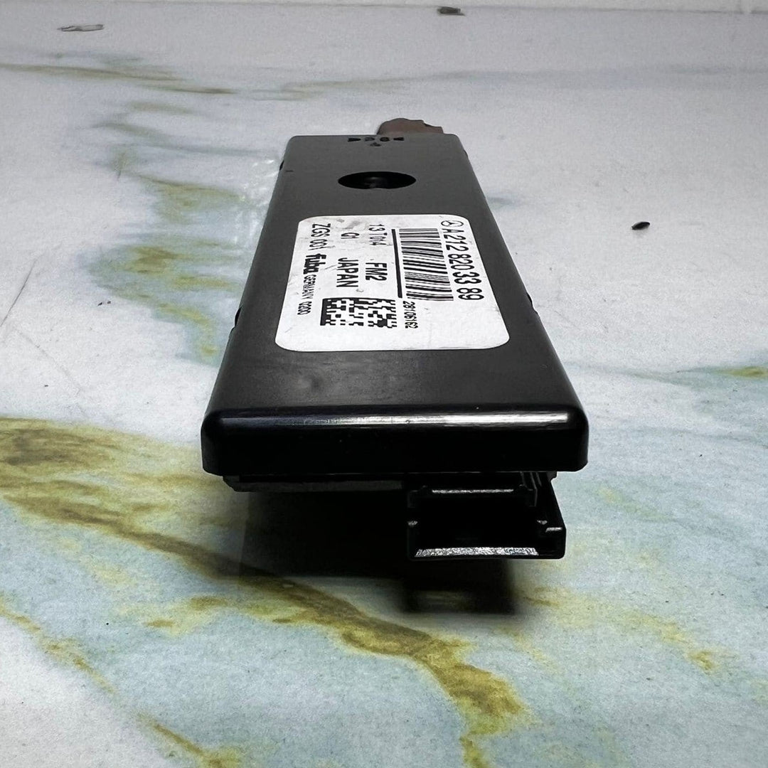 Mercedes Antenna Amplifier A2128203389 E-Class W212 and CLS-Class W218