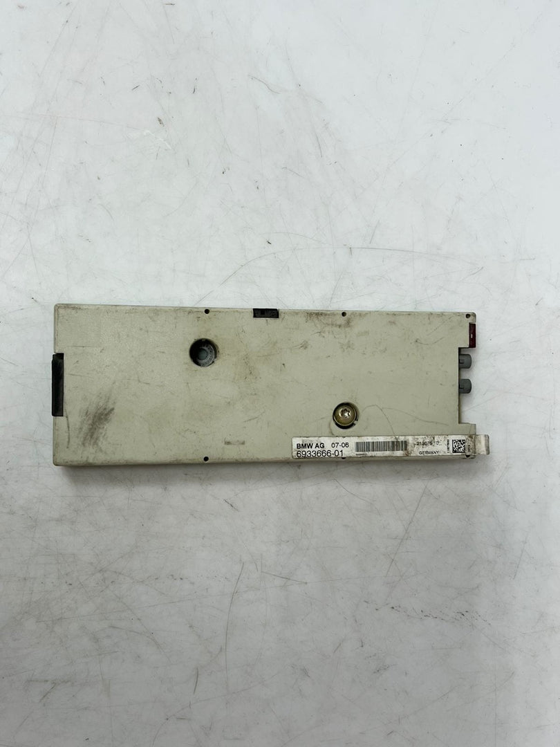 BMW 7 Series E65 E66 radio signal Antenna Amplifier Diversity 6933666 OEM