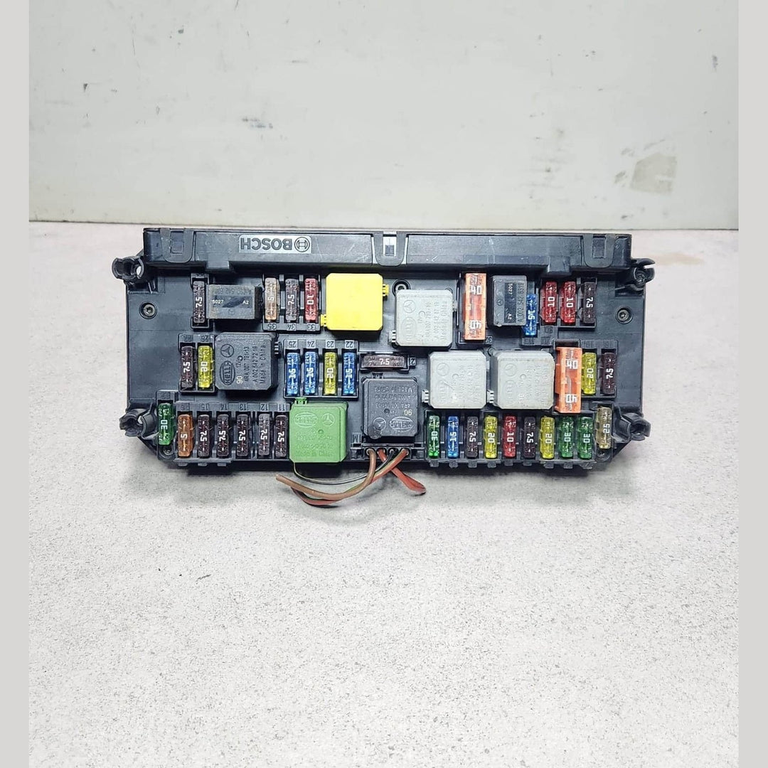 2014-2016 Mercedes-Benz E350 Fuse Box Relay Control Module A2129002627 W212 OEM