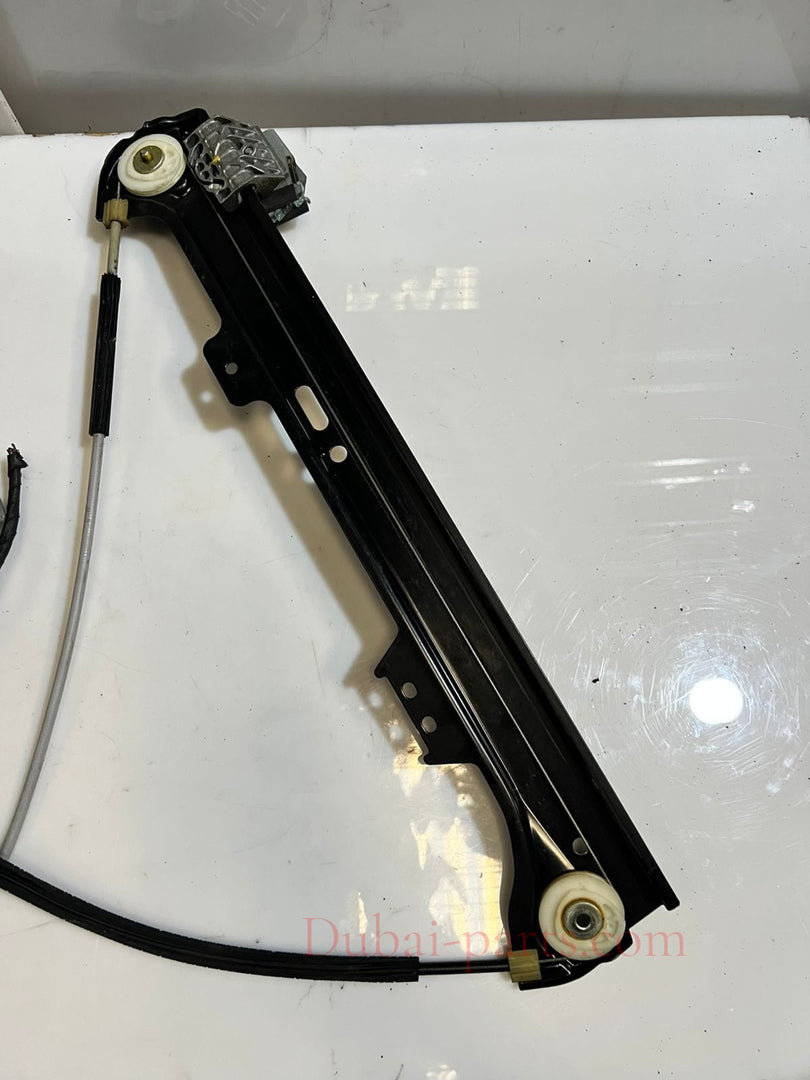 2006-2010 BMW 550i 5 Series E60 E61 Front Right Window Regulator 7184384 OEM