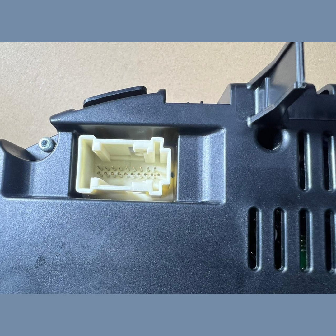 2012-2014 Mercedes-Benz W246 B-Class Instrument Cluster Speedometer A246 9009214