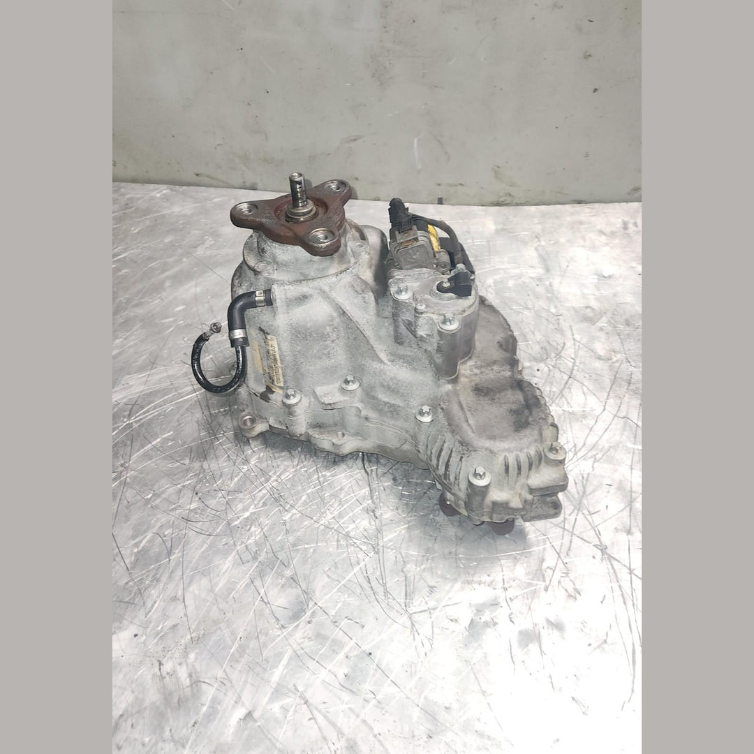 2007 BMW 328xi Transfer Case 7548666 E90 E92 E93 328xi and 335xi AWD model