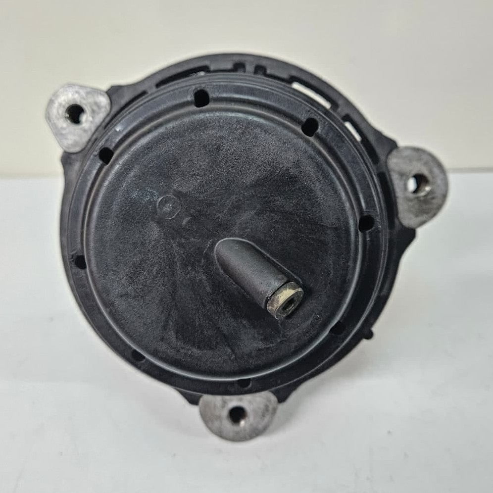 BMW 5 Series G30 G31 G38 530d Engine Mount Bracket Right 6860478