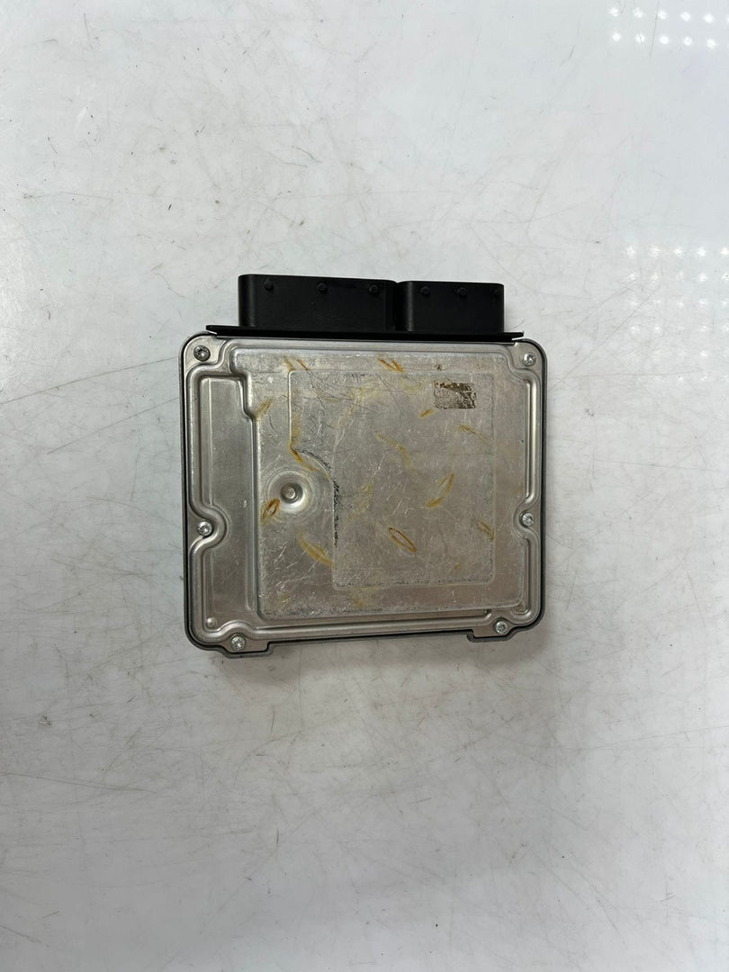 2015 BMW  F10 520d F20 120d F30 320D Engine Control Unit ECU DDE 8578995 OEM