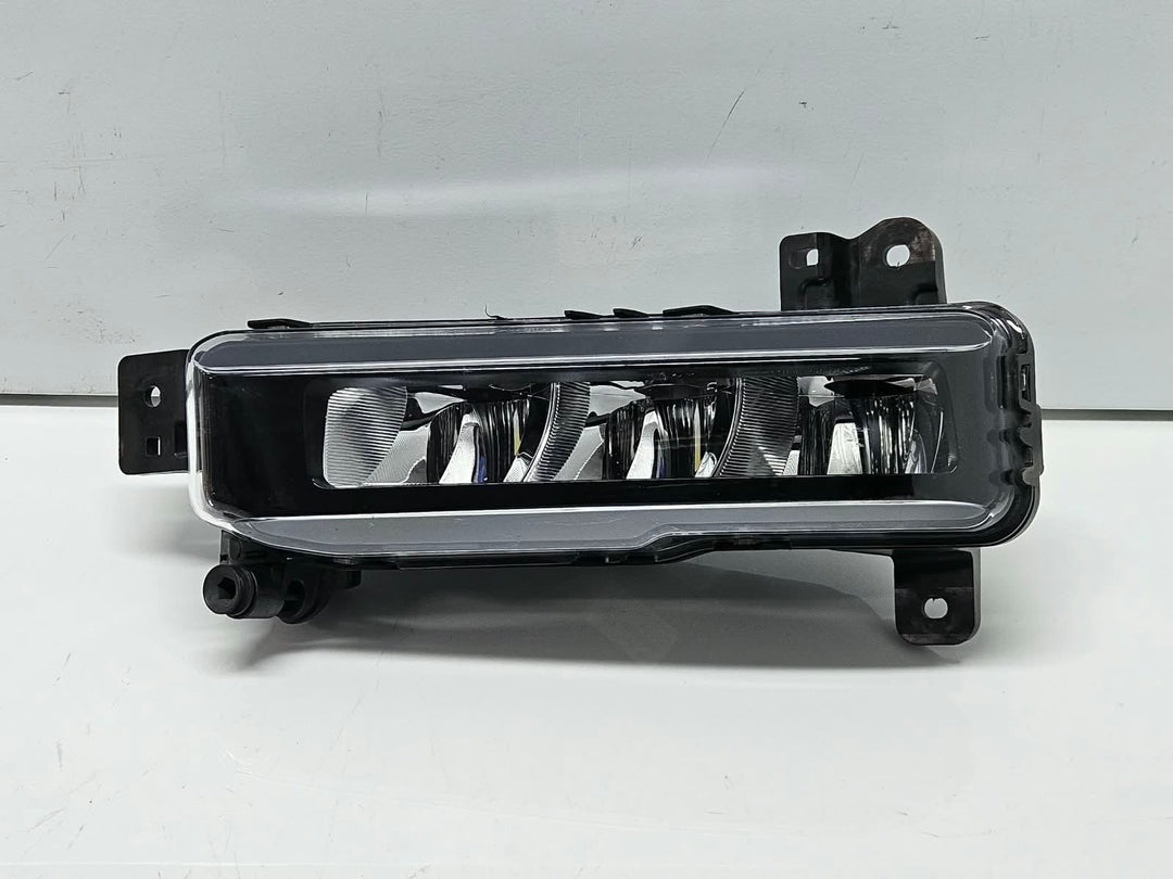 8089525-2018-2022 BMW X5 G05 B57 RHD Front  Left Fog Light OEM