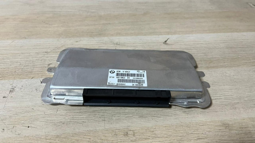 2012-2018 BMW 640i Suspension Control Module 6871063 F10, F11, 7' 550i, 740i 