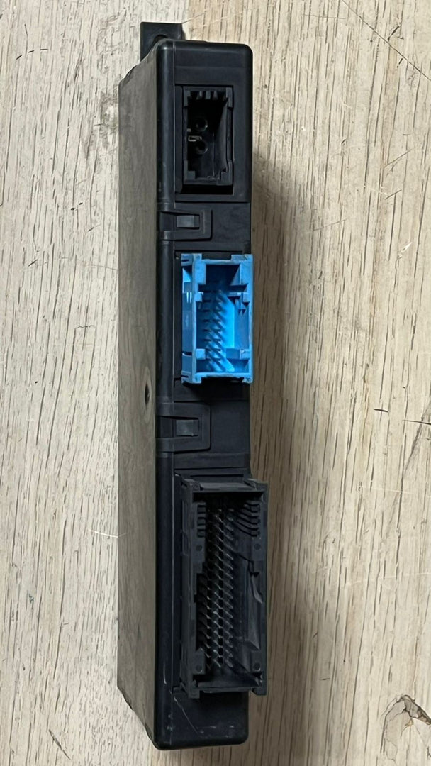 2011-2013 BMW 528i Gateway Control Unit 9243211 F10 F11 OEM