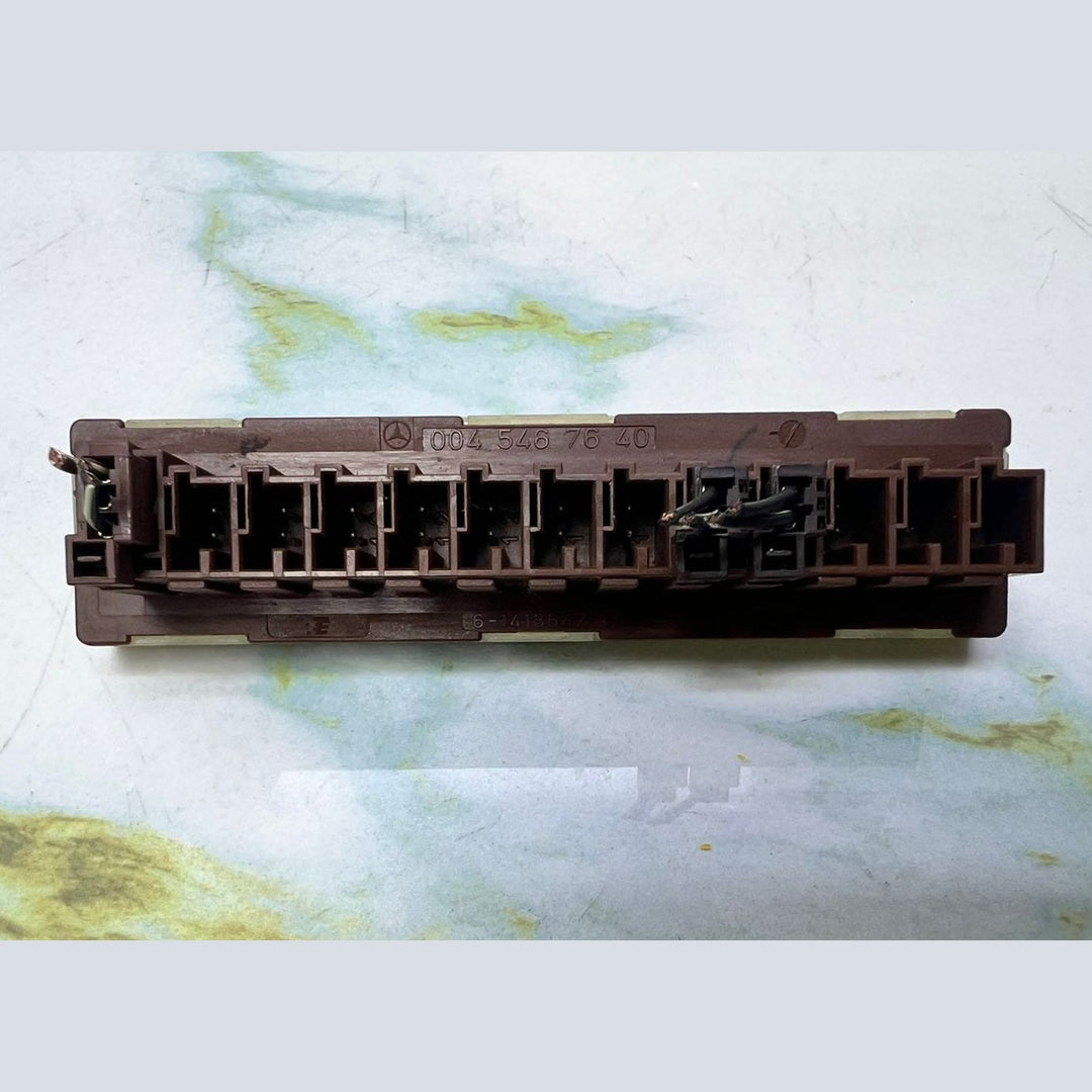 Mercedes Electrical Connector Housing Distributor Block A0045467640 C-Class W204