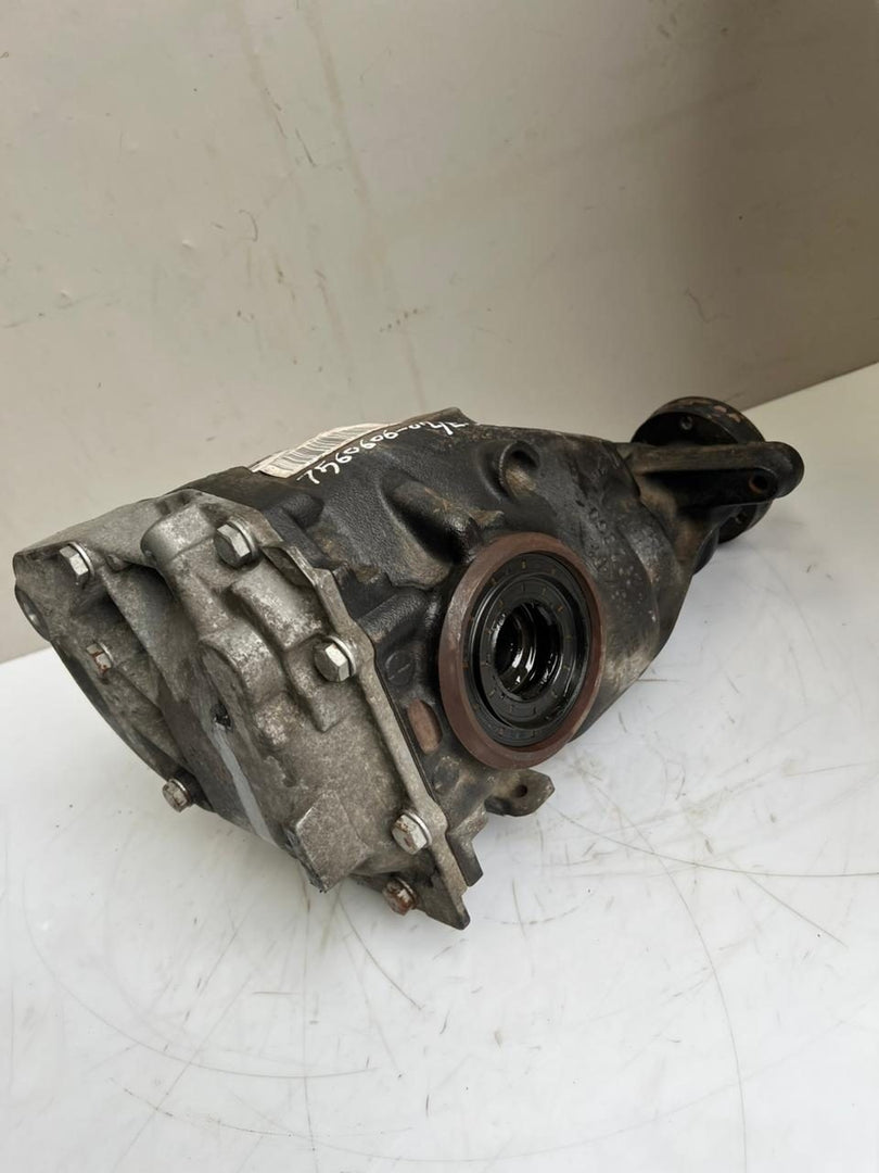 2004-2010 BMW 5' E60 E61 525i 6' E63 E64 630i Rear Differential 7560606 - 3.91