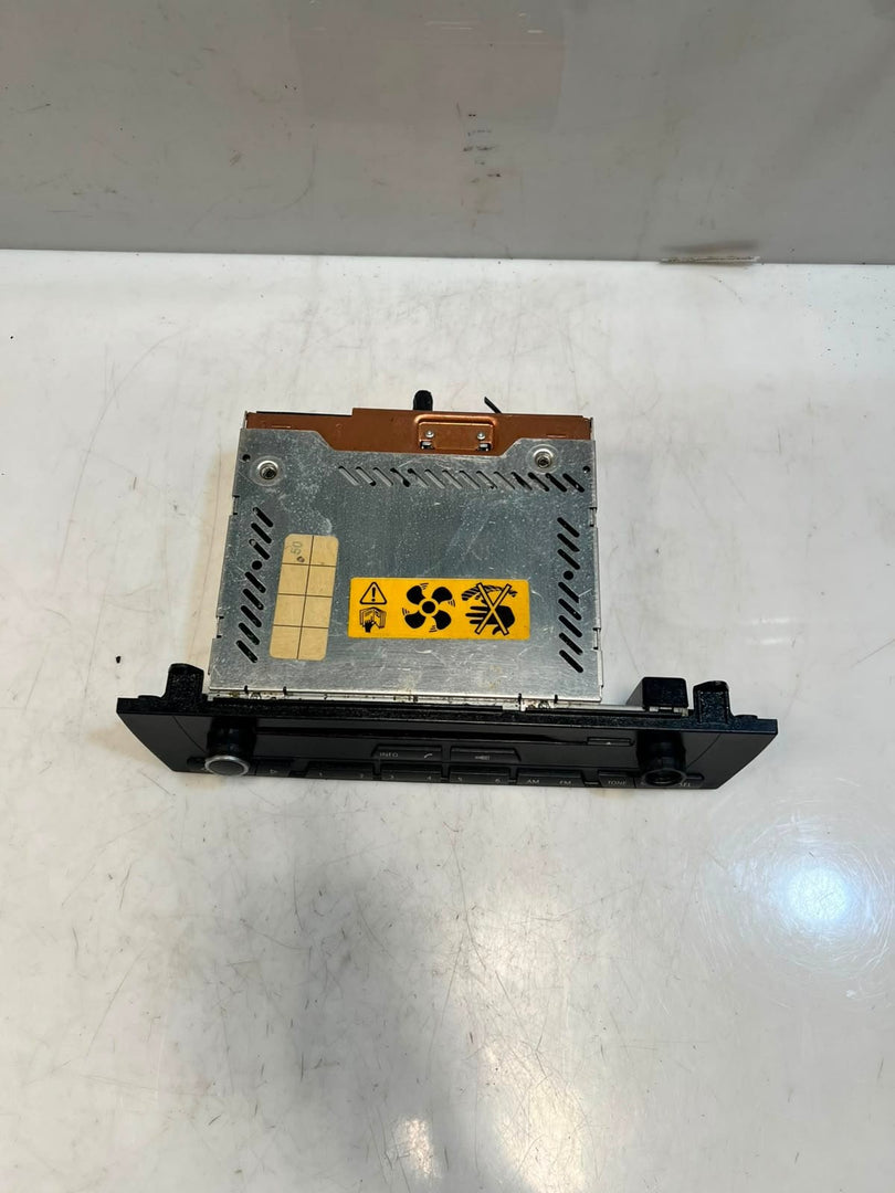 2004-2010 BMW X3 E83 Radio Receiver Am Fm Cd Player 9205282 OEM