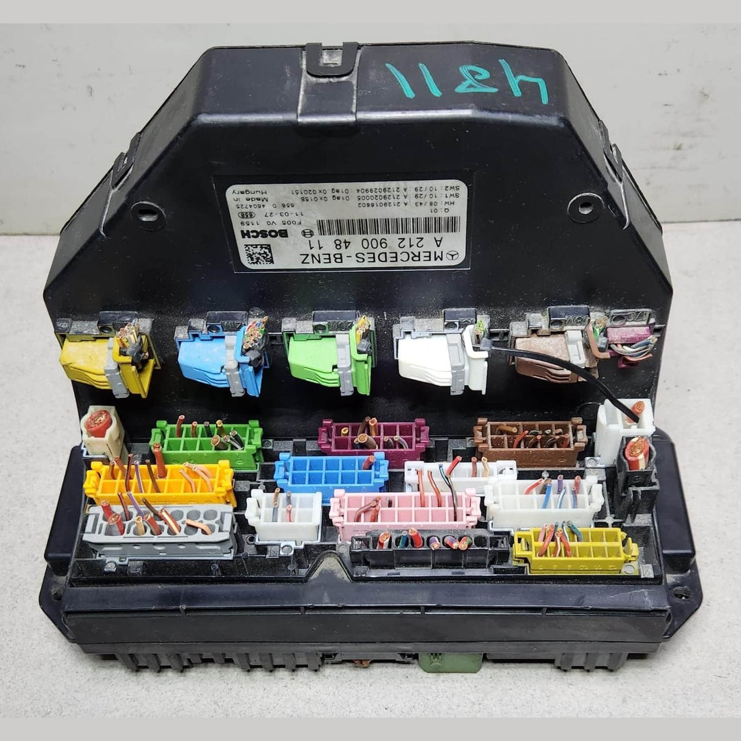Mercedes-Benz Front Sam Fuse Box Control Module A2129004811 W204 C-Class  W207