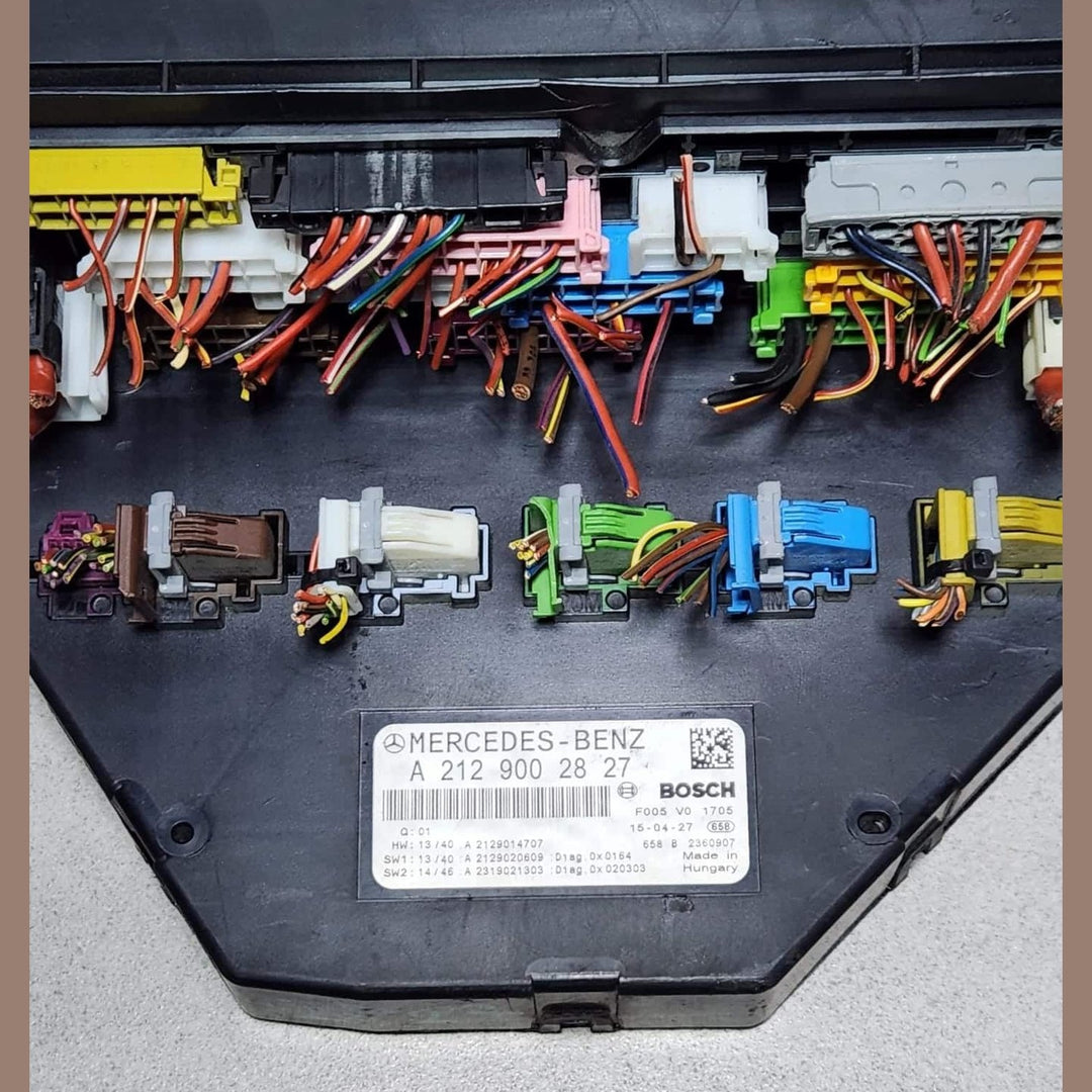 2010-2016 Mercedes-Benz E-Class Front SAM Module Relay Fuse Box A2129002827