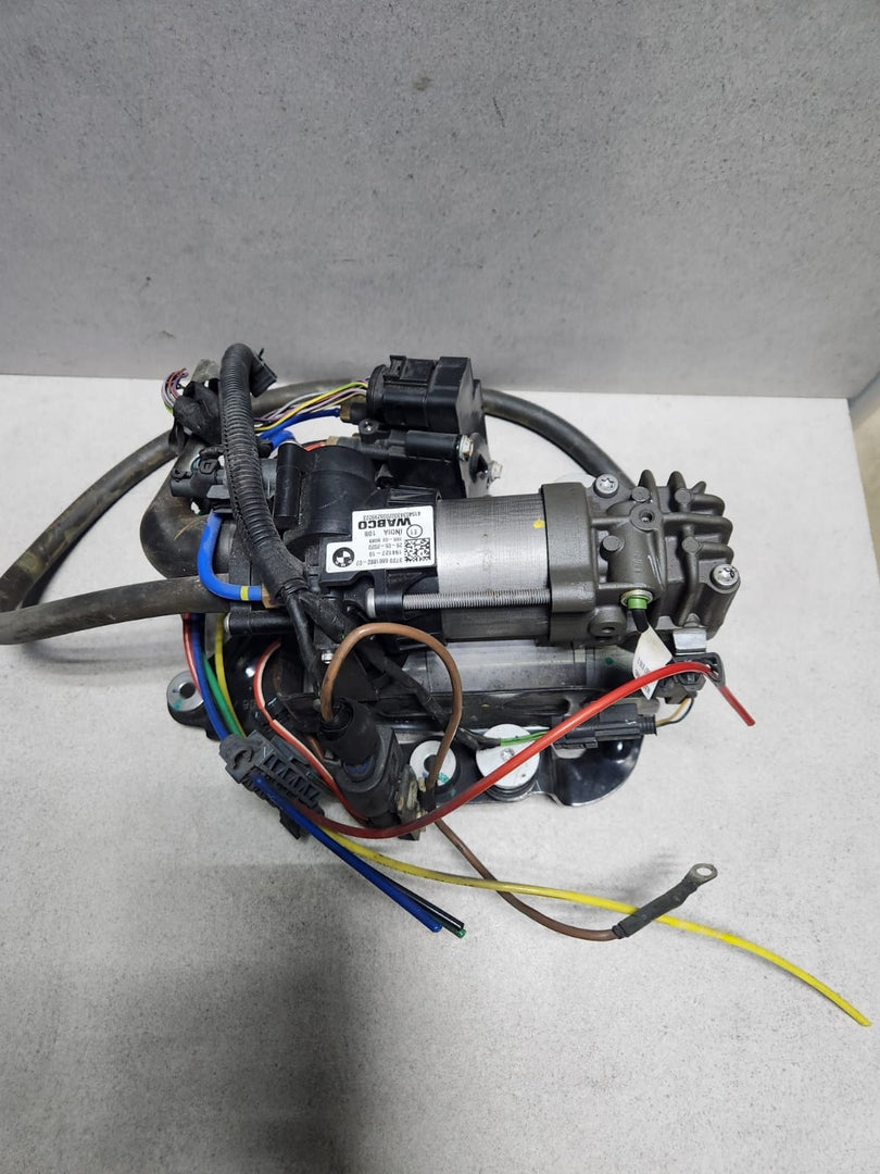 2015-2022 BMW 740i Air Suspension Compressor 6861882 7 Series G11 G12