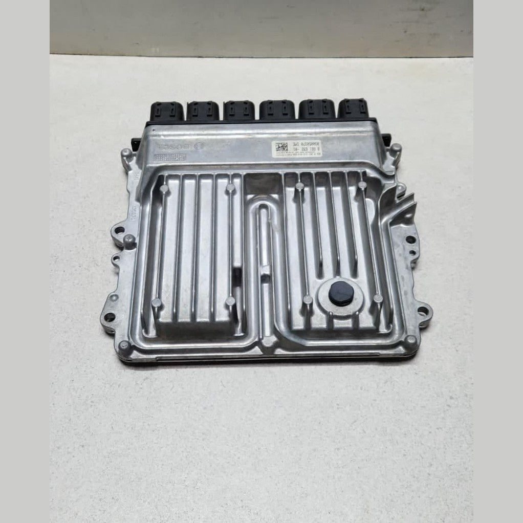 2015 BMW 740Li Engine Control Unit 8661692 740i 740Li G11 G12 OEM