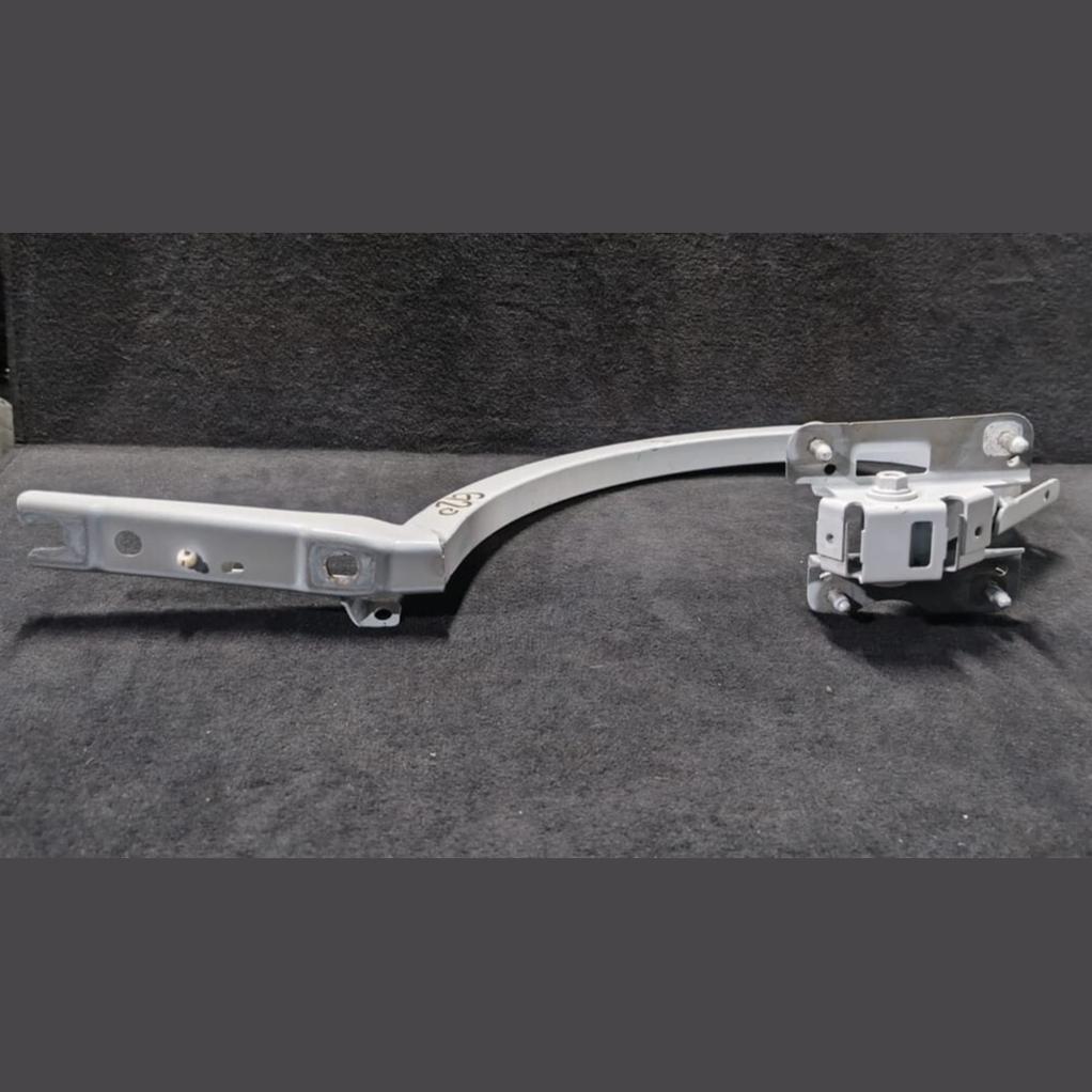 BMW 3 SERIES G20 SALOON PAIR OF REAR TAILGATE BOOT HINGES WHITE 7430640 -7430639