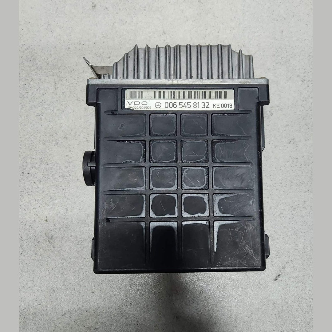 1989 Mercedes-Benz 560SEL Engine Control Unit 0065458132 Mercedes-Benz W126 560S