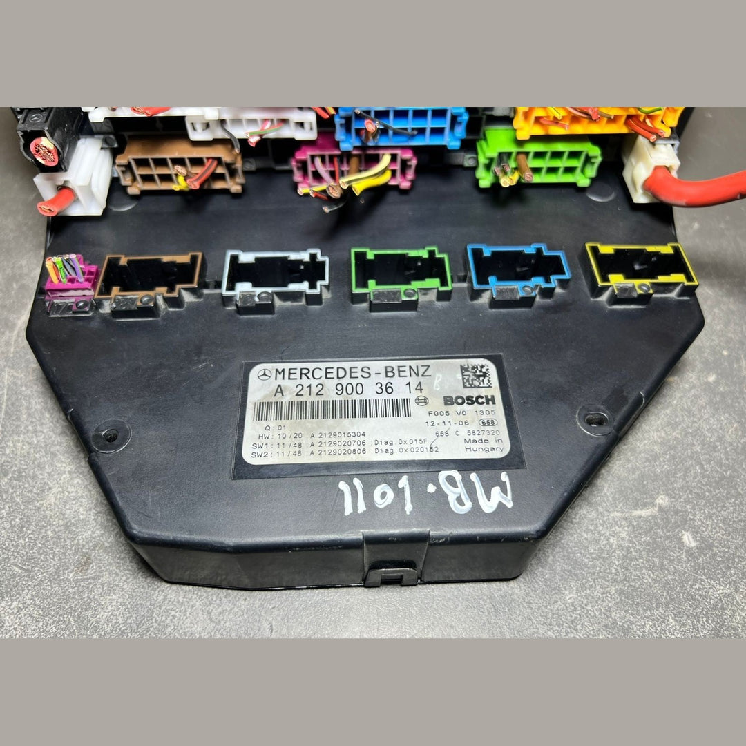 10-16 Mercedes-Benz W212 W204 Front SAM Module Relay Fuse Box A2129003614 OEM