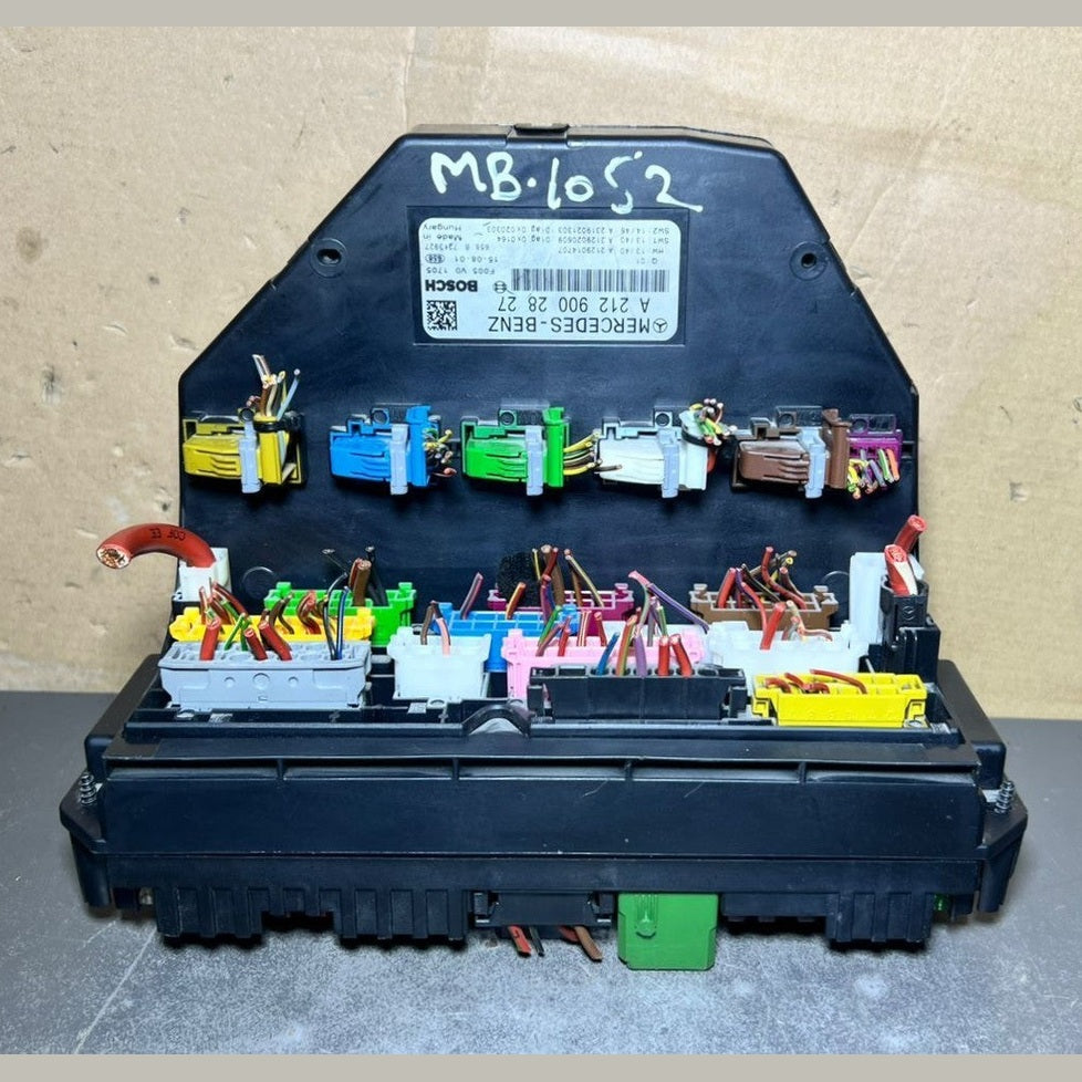 10-16 Mercedes-Benz W212 W204 Front SAM Module Relay Fuse Box A212 9002827 OEM