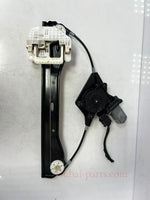 Bild in die Galerieansicht laden, 2011-2017 Mini Cooper Countryman R60 Rear Right Window Regulator 9800636 OEM