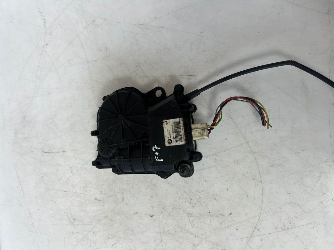 2010 BMW 550i F07 5 Series GT Trunk Lid Soft Close Actuator Motor 4329789 OEM