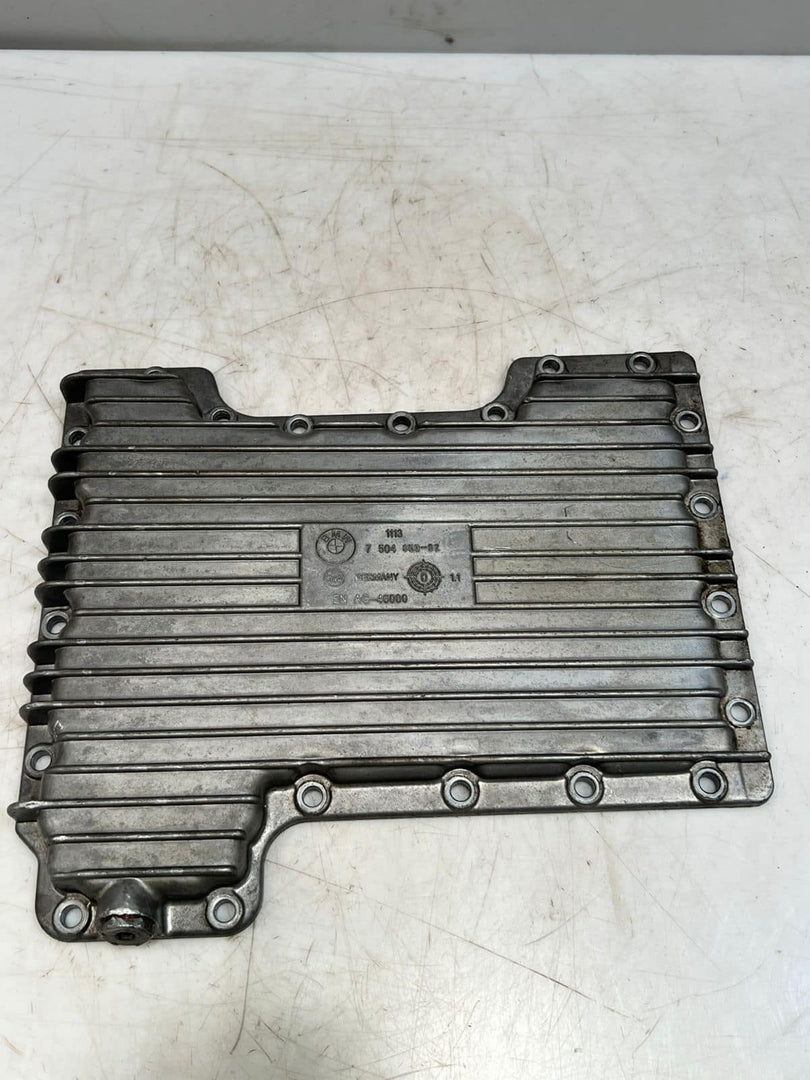 2003-2005 LAND ROVER X5 L322 with 4.4 V8 engine M62B44 Oil Pan 7504653 - 02