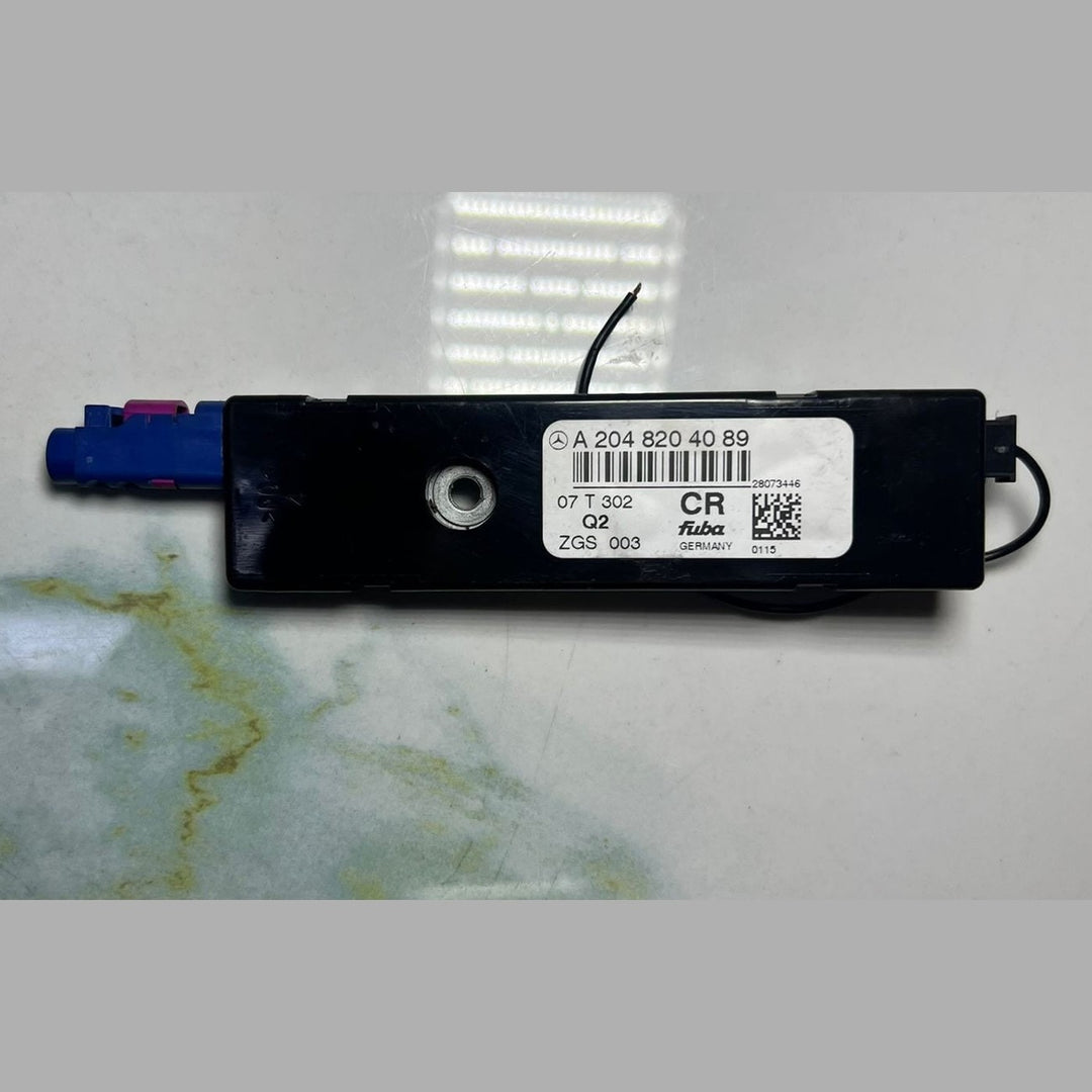2008-2015 Mercedes-Benz C63 AMG Antenna Amplifier A2048204089  C-Class W204