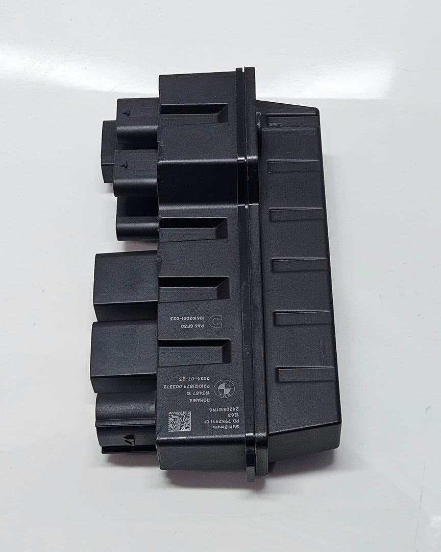 7952991-2023-2026 BMW X1 U11 B38N Integrated Power Supply Control Module OEM