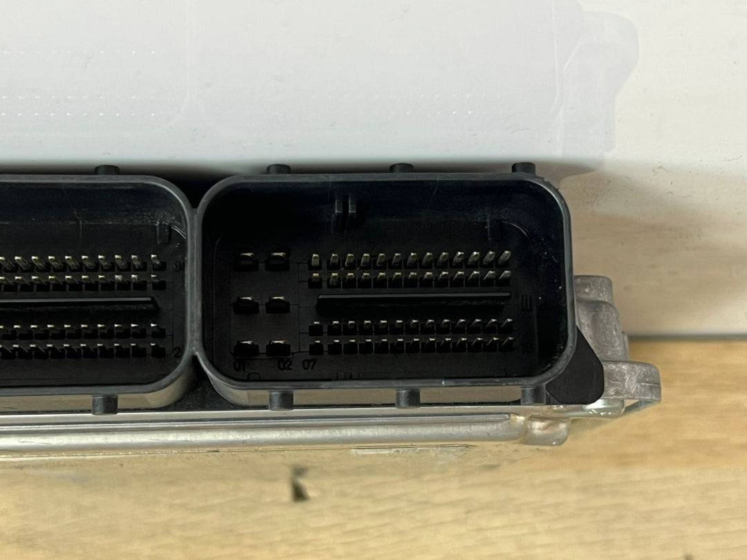 BMW 1 Series F20 F21, 5 Series F10 2.0d Engine Control Unit ECU 8587952 OEM